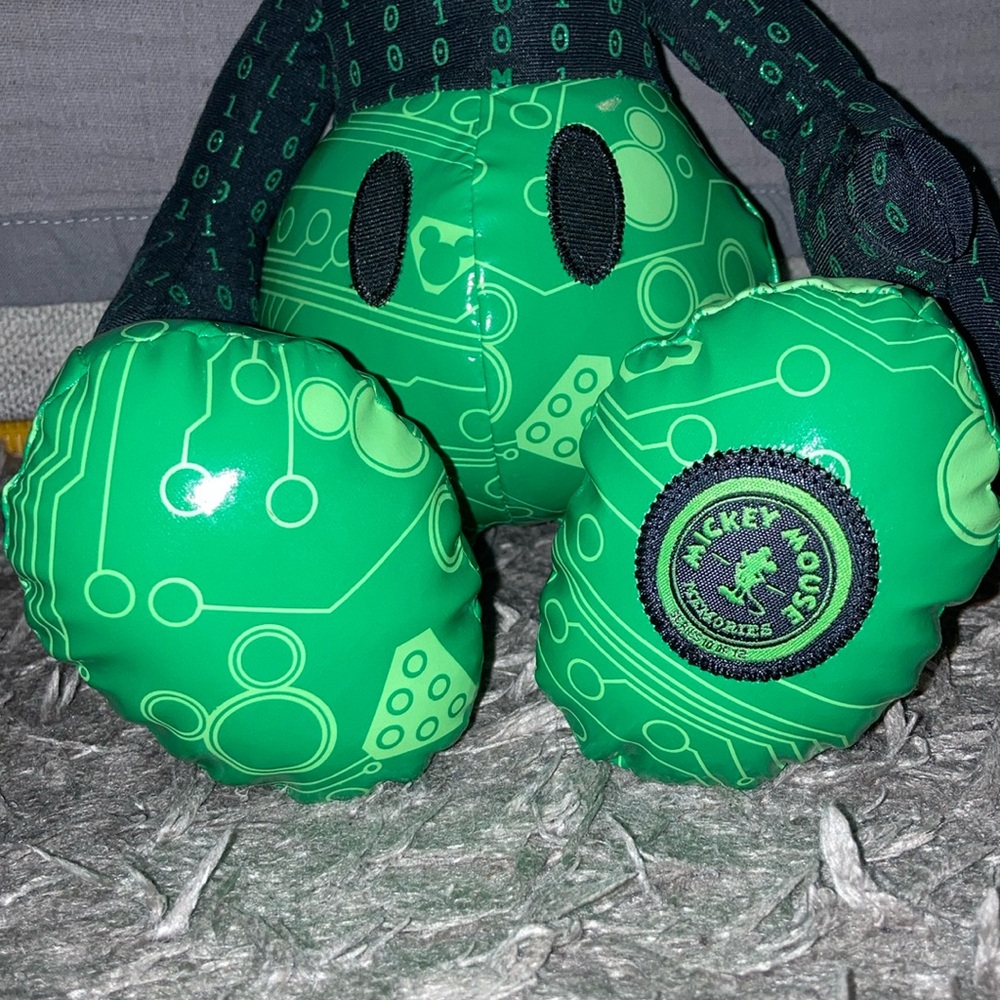 Disney Mickey Mouse Memories Plush 10/12 OCTOBER Limited Release green 2018 - Picture 3 of 5